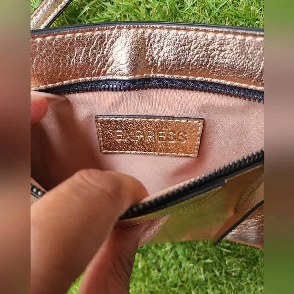 Metallic Express Wristlet - Picture 2 of 4